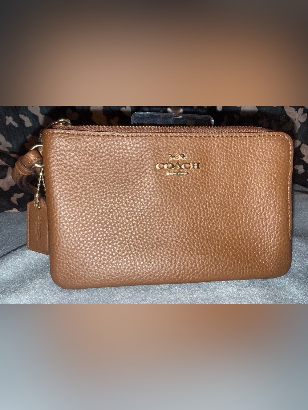 Coach Brown Pebbled Leather Double Corner Zip Wallet Wrislet Gold Logo& Hang Tag - Picture 1 of 8